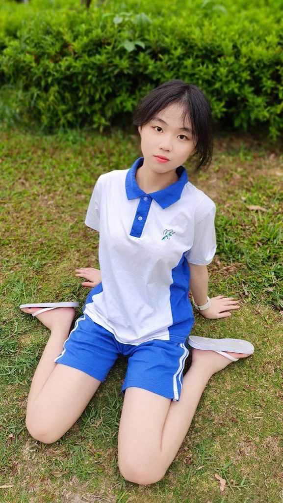 图片[2]-蓝白校服少女，清新又灵动-橙心社
