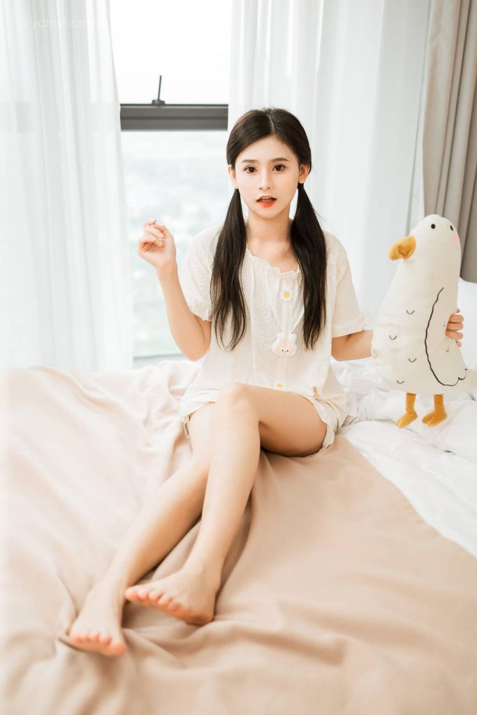 图片[1]-米白睡衣双马尾少女，软萌又治愈。-橙心社