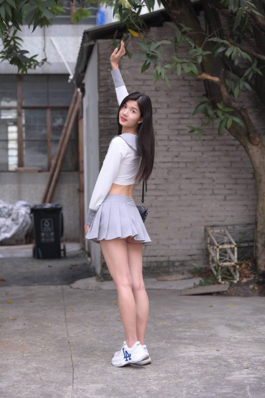  水手百褶裙少女，元气青春感满满-橙心社